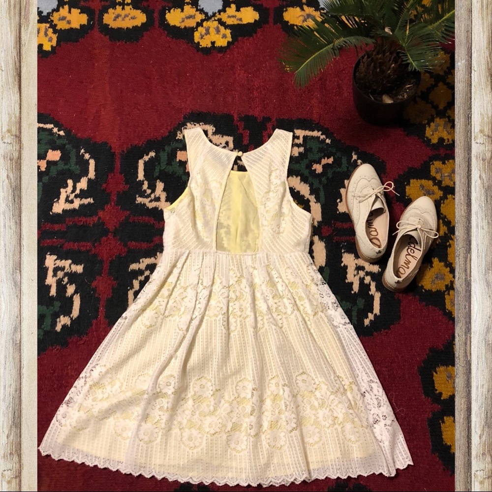 Free People lace dress w ylw lining : size 2 - Picture 3 of 5